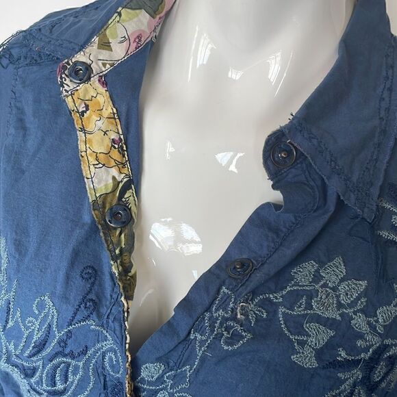 Original & Glamour Embroidered Distressed Snap Shirt - Picture 2 of 7